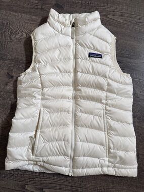 Patagonia Girls Cream Puffer Vest